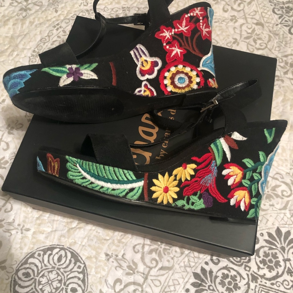 Charles by Charles David floral wedges